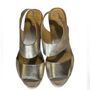 Andre Assous Metallic Platinum Rebecca Espadrille Platform Wedge Sandals
